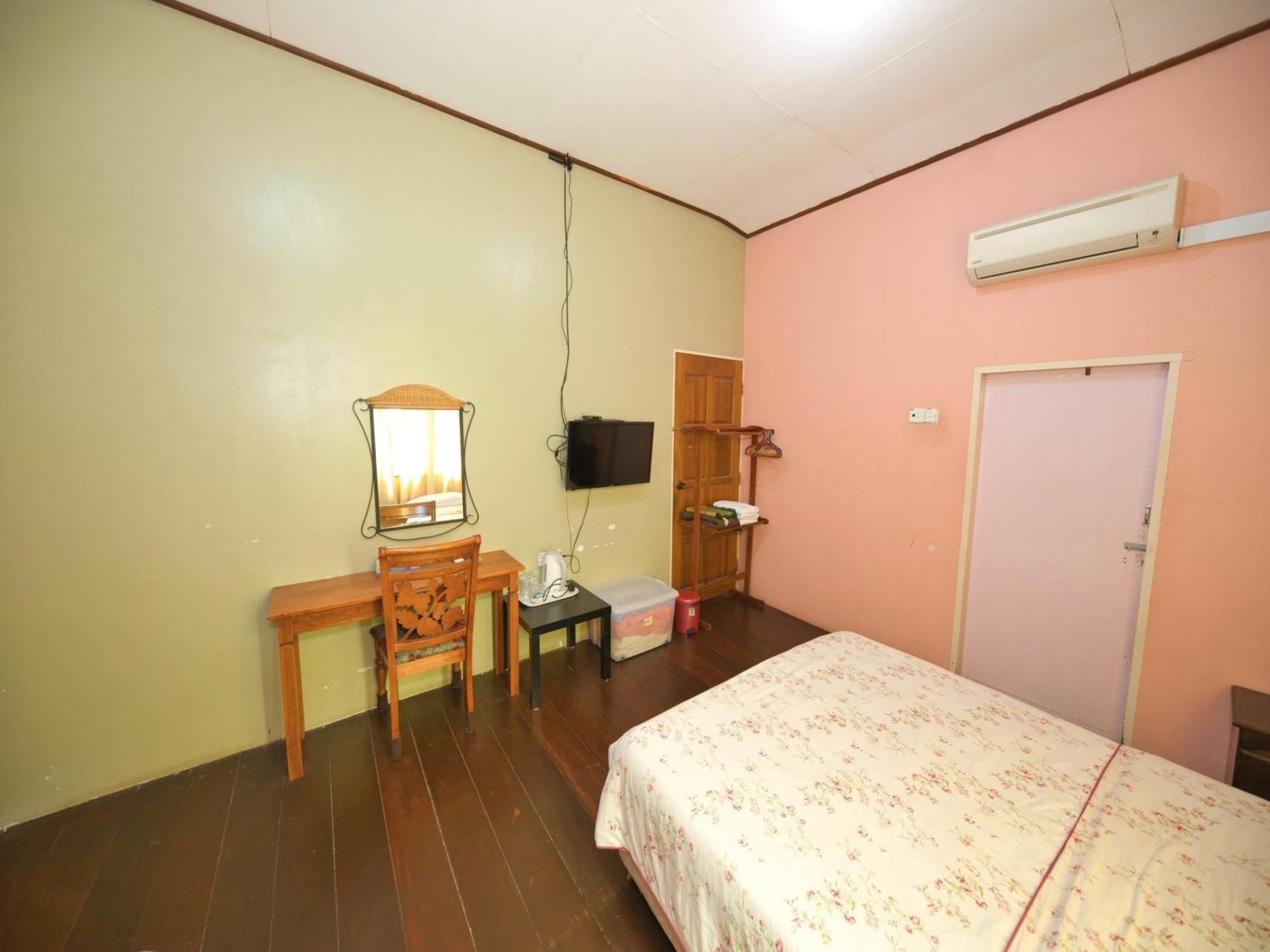 Oyo 90968 Teratak Samuderakita, Chalet & Guesthouse Kampong Gong Badak Exterior photo